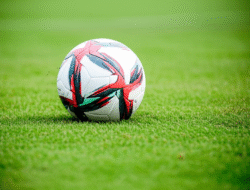 Evaluasi Efektivitas Latihan Fungsional untuk Atlet Sepak Bola